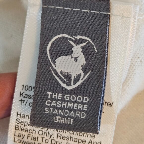 J. Crew Womens XL Beige Ivory Featherweight The Good Cashmere Cardigan Preppy - Picture 6 of 11